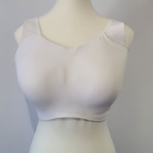 Knix white catalyst wireless high impact support bra w/ ventilated cups, Ptp 16"